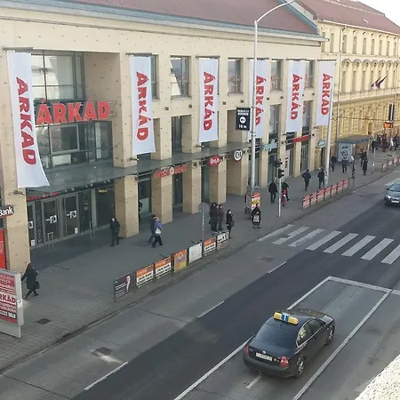 Absolute Center Pětikostelí